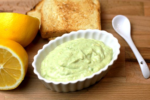 Al momento stai visualizzando Zuppa di cetrioli e avocado
