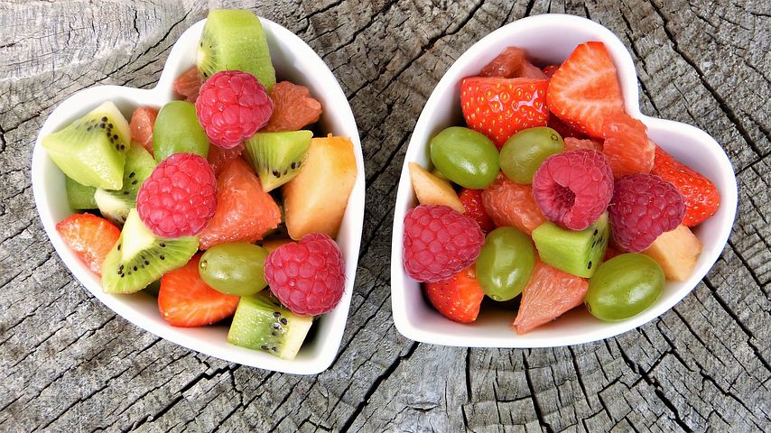 Scopri di più sull'articolo Dott.ssa ho fatto pranzo con una macedonia di frutta fresca e succo di mirtillo… mi sono gonfiata. Vediamo cosa può essere accaduto e per voi alcuni consigli…
