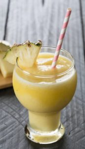 Scopri di più sull'articolo Smoothie ananas e sedano A.M.A.