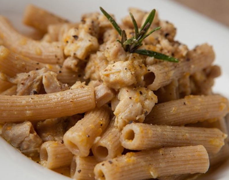 Al momento stai visualizzando Ragù di petto di pollo