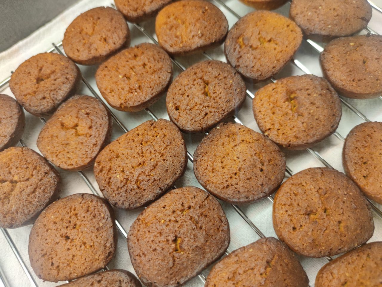 Al momento stai visualizzando Biscotti di fagioli mung al thain